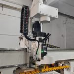 Single-station CNC cutting machine
